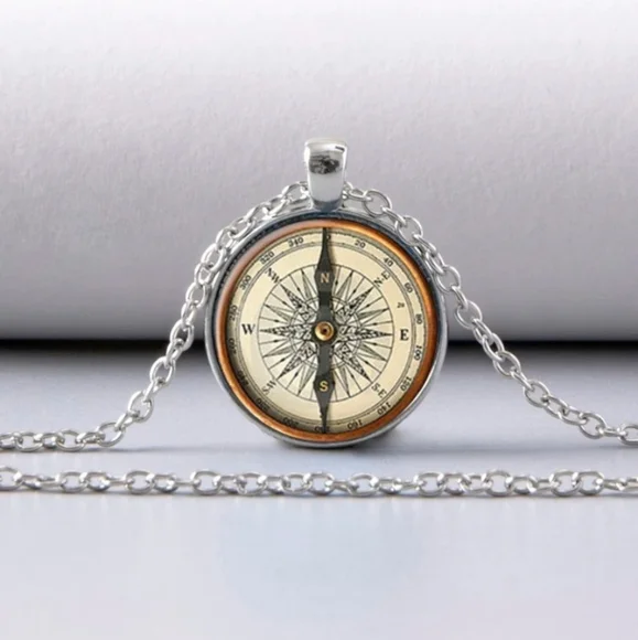 *Noelle* Compass Pendant Necklace - Picture 2 of 5
